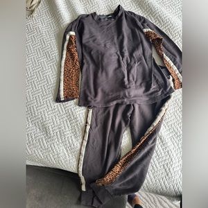 Monrow sweat suit